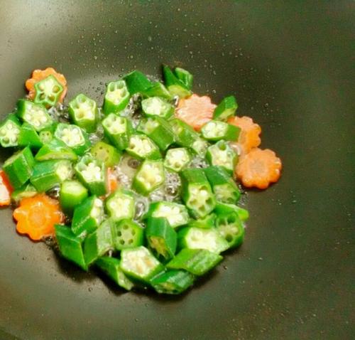 【秋葵炒虾仁】