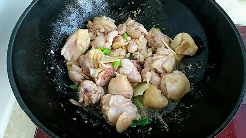 【红烧土豆鸡块】