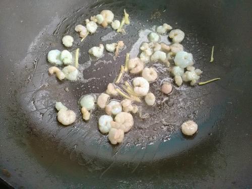 【秋葵炒虾仁】
