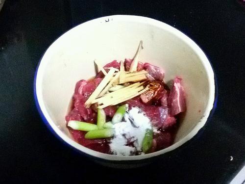 【孜然牙签牛肉】