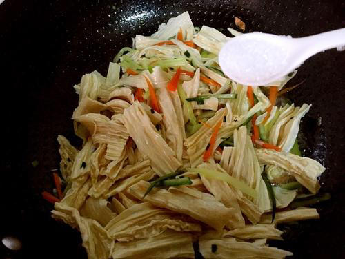 【炒腐竹】