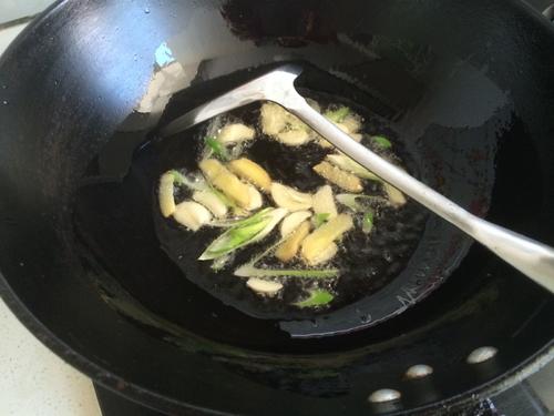 【胡萝卜炒腰花】