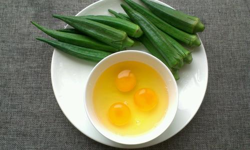 【黄秋葵炒鸡蛋】