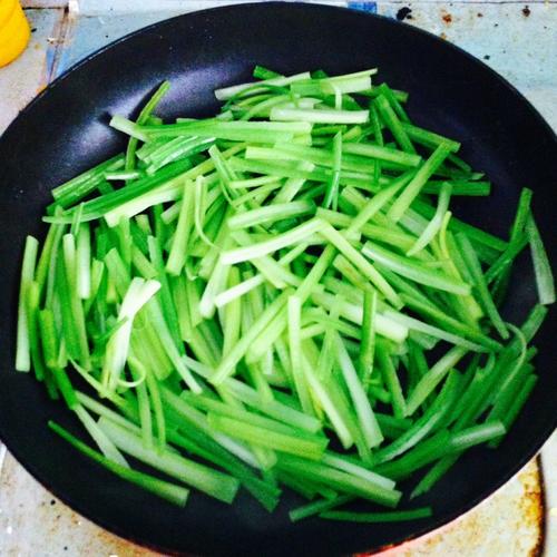 【芹菜炒豆干】