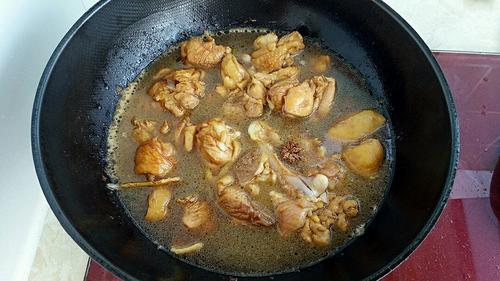 【红烧土豆鸡块】