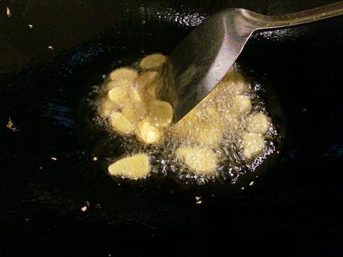 【吮指回味十三香啤酒小龙虾】