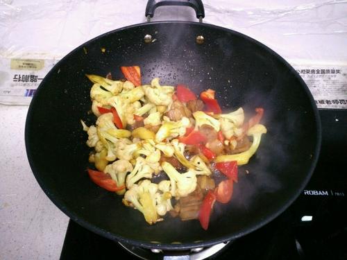 【腊肉干煸菜花】