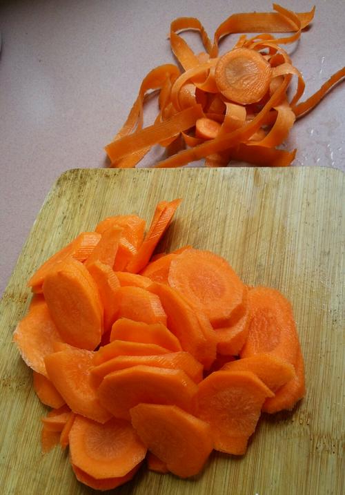 【素炒芹菜胡萝卜腐竹】