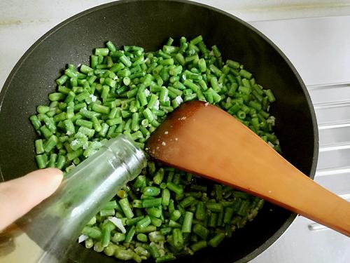 【素炒长豆角丁】