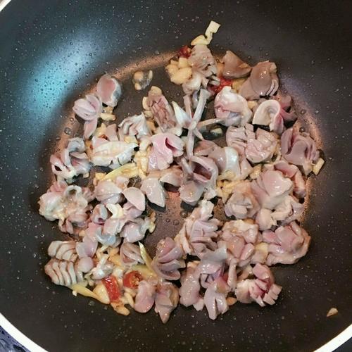 【鸡肾炒西芹】