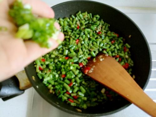 【素炒长豆角丁】