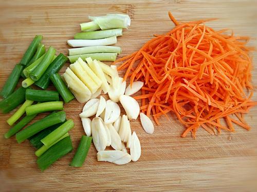 【肉末粉丝圆白菜】