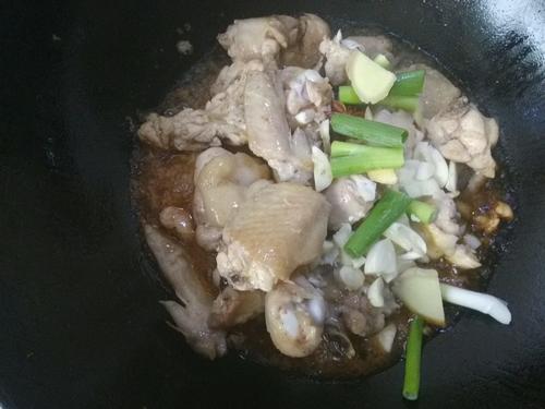 【土豆焖鸡】
