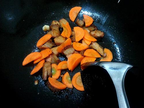 【烧肉炒西兰花】