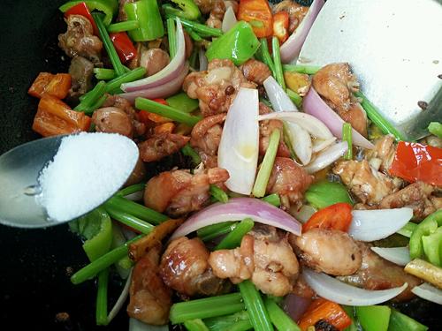 【香辣干锅鸡翅】