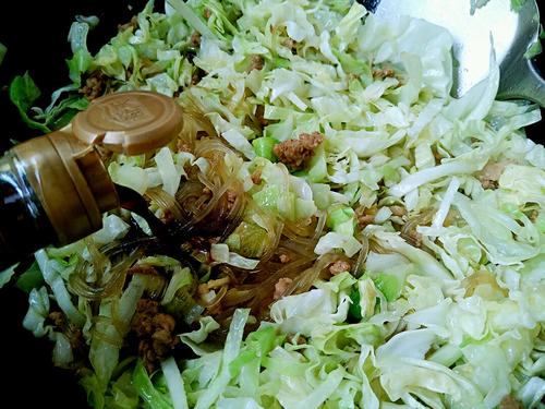 【肉末粉丝圆白菜】