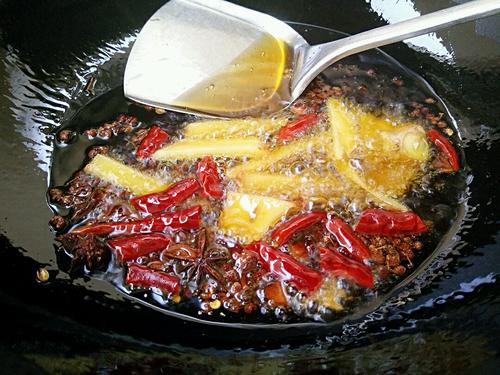 【香辣干锅鸡翅】