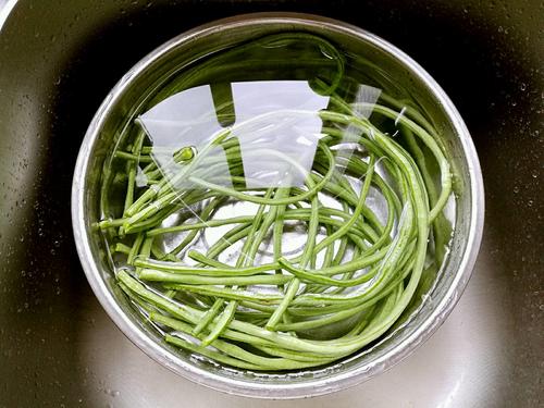 【素炒长豆角丁】