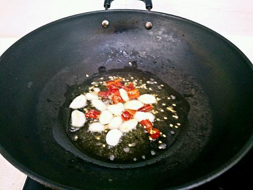 【芹菜炒香干】