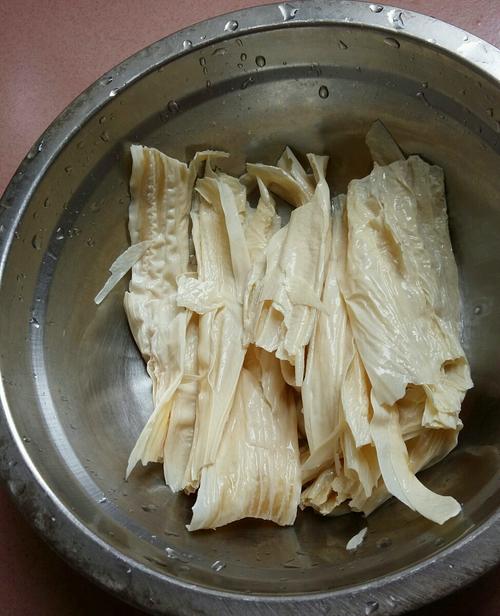 【素炒芹菜胡萝卜腐竹】