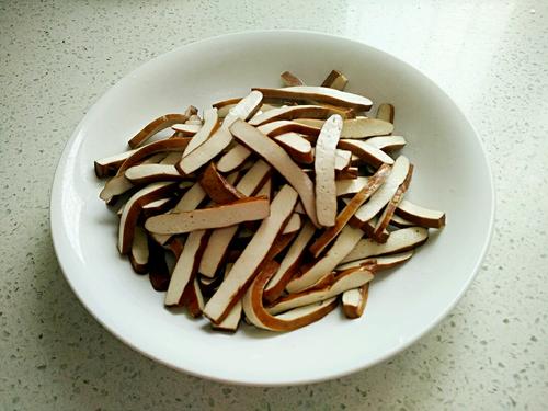 【芹菜炒香干】