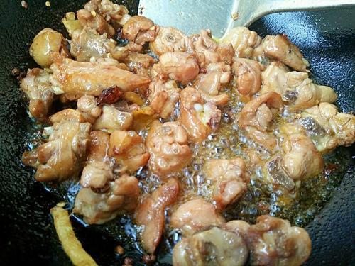 【香辣干锅鸡翅】