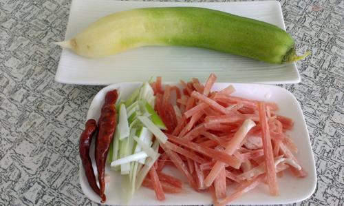 【肉炒萝卜丝】