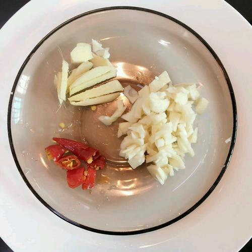 【鸡肾炒西芹】