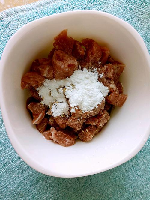 【豌豆炒肉丁】