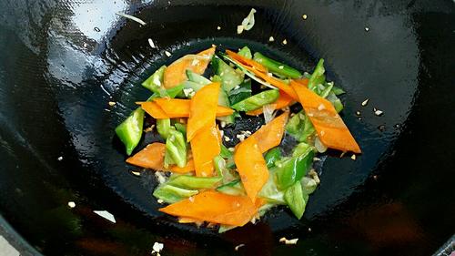 【蚝油溜肉段】