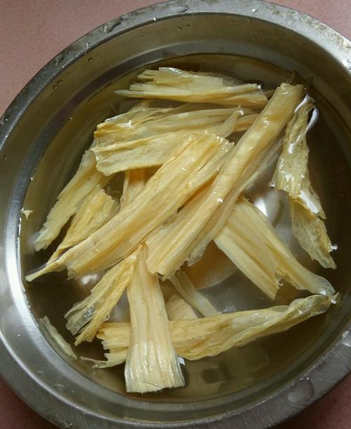 【素炒芹菜胡萝卜腐竹】