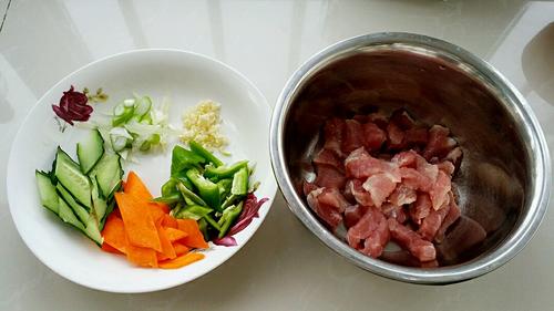 【蚝油溜肉段】