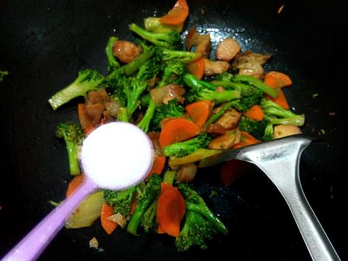 【烧肉炒西兰花】