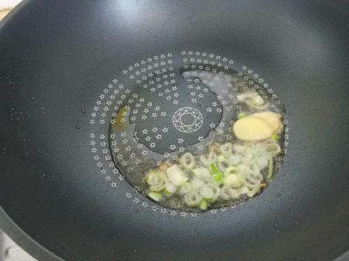 【西芹百合炒腰果】