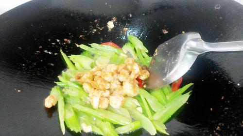 【西芹炒虾仁】