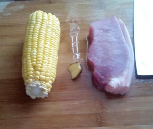【碎肉玉米】