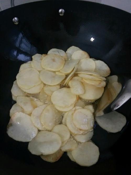 【干煸土豆片】