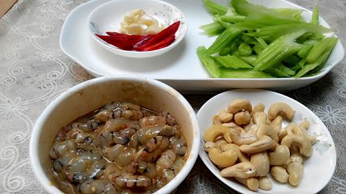 【西芹炒虾仁】