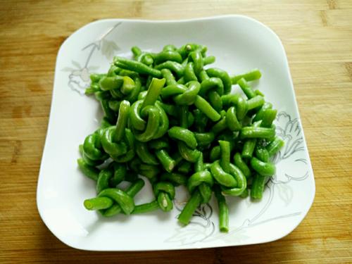 【风味豇豆结】