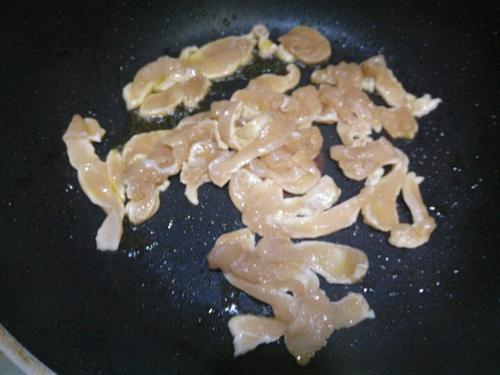 【海鲜菇炒鸡丝】