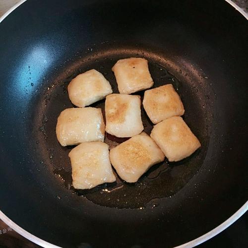 【鸡蛋香煎鱼豆腐】