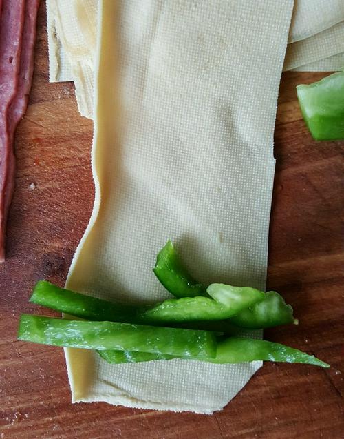 【香烤培根蔬菜卷】