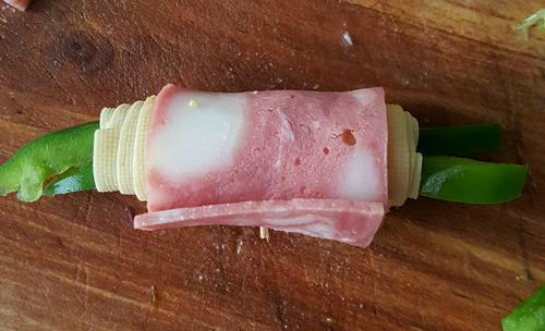 【香烤培根蔬菜卷】