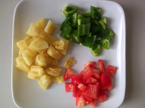 【浓香菠萝鸡块】