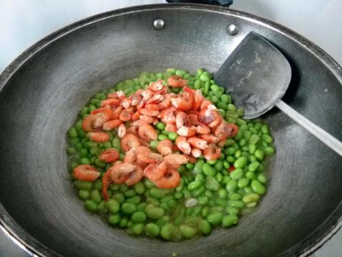 【毛豆米炒虾】