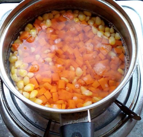 【玉米炒胡萝卜丁】