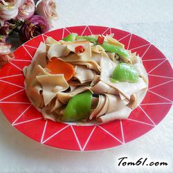 青椒炒豆皮的做法