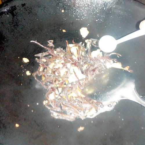 【鸡蛋炒木耳】