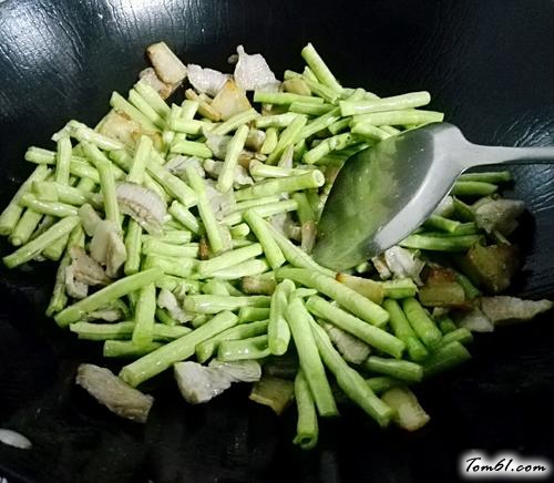 【豆角炒猪肉】