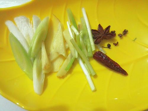 【胡萝卜烧牛肉】